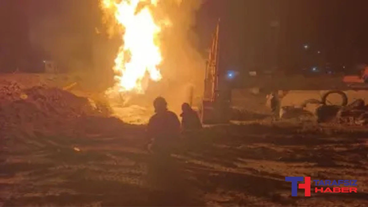 Altyapı kazısında doğalgaz borusu patladı, 2 işçi yaralandı