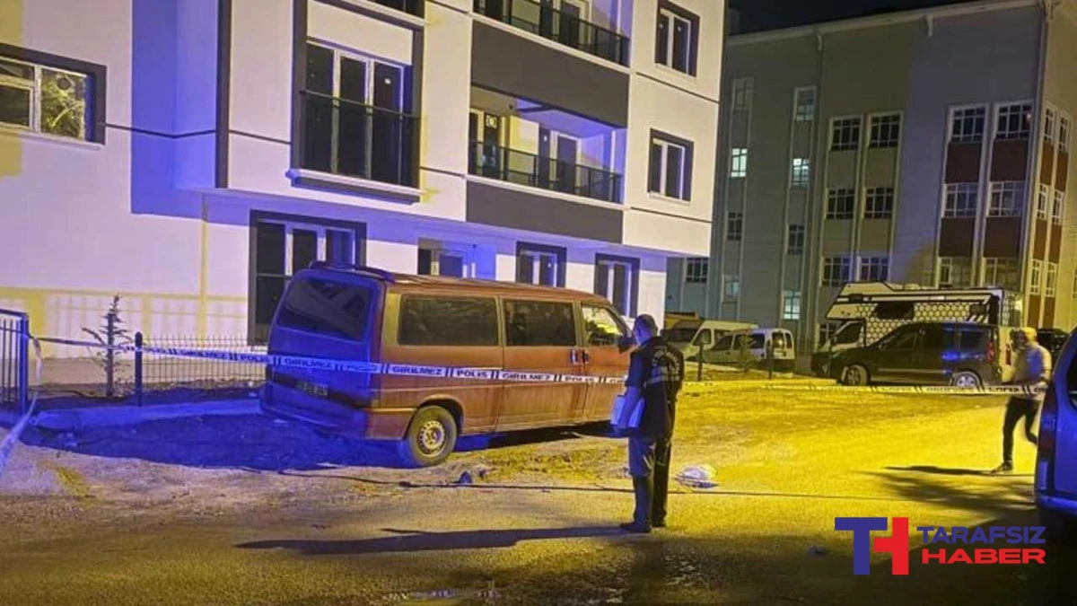 Ankara Sincan'da  Bıçaklı Kavga: Oğlu Babasını Yaraladı