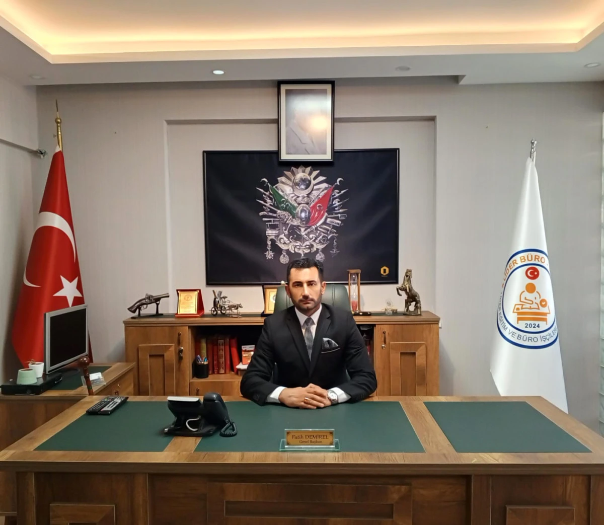 LİDER BÜRO-SEN GENEL BAŞKANI FATİH DEMİREL'İN SAHTE RESMİ GAZETE GÖRSELİ  DÜZENLEYENLEREK İŞÇİLERLE DALGA GEÇEN UMUDUYLA OYNAYANLARA  KARŞI SERT TEPKİSİ
