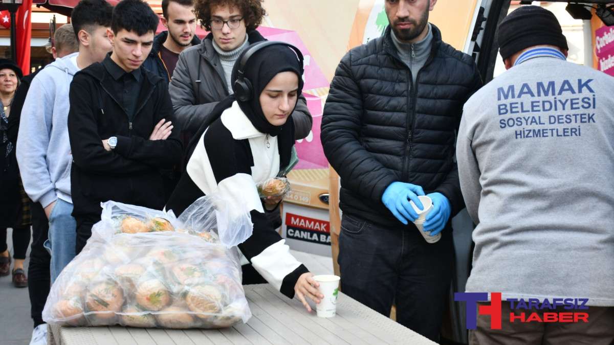 Mamak Belediyesi’nden Öğrencilere Sıcak Çorba İkramı