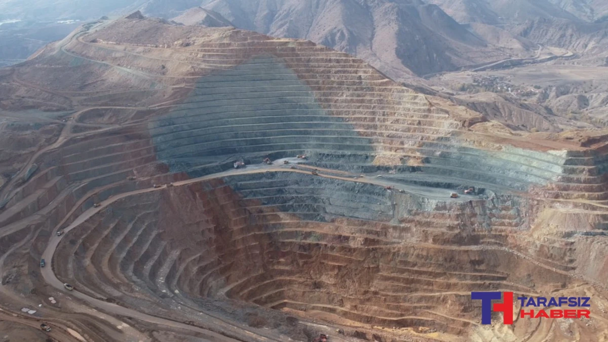 Sivas Divriği'deki demir madeninde göçük: Şantiye müdürü göçük altında