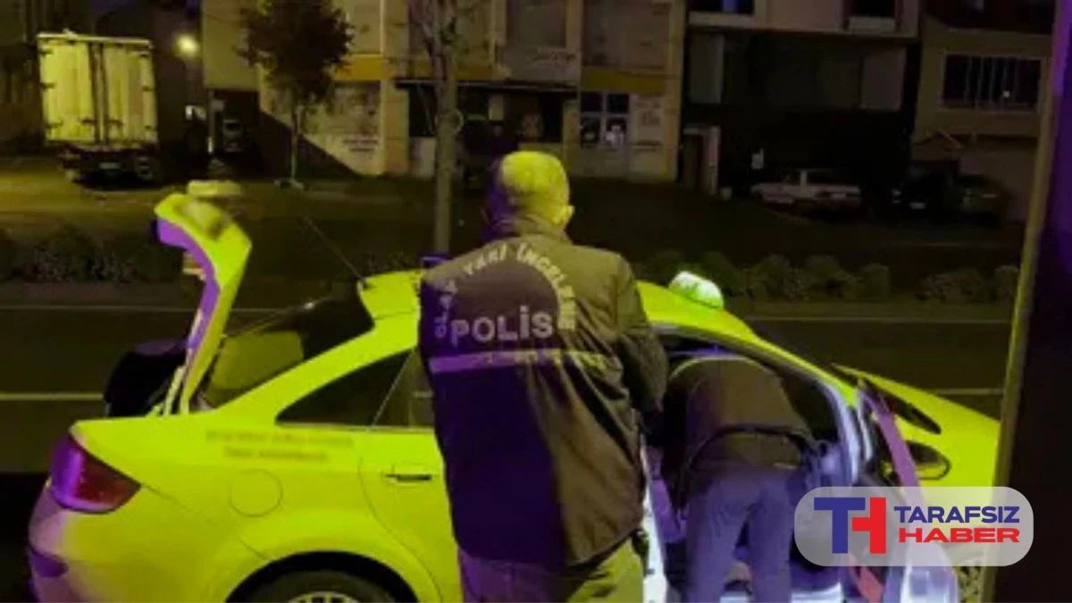 Taksi şof&ouml;r&uuml;n&uuml; seyir halindeyken bı&ccedil;akladı